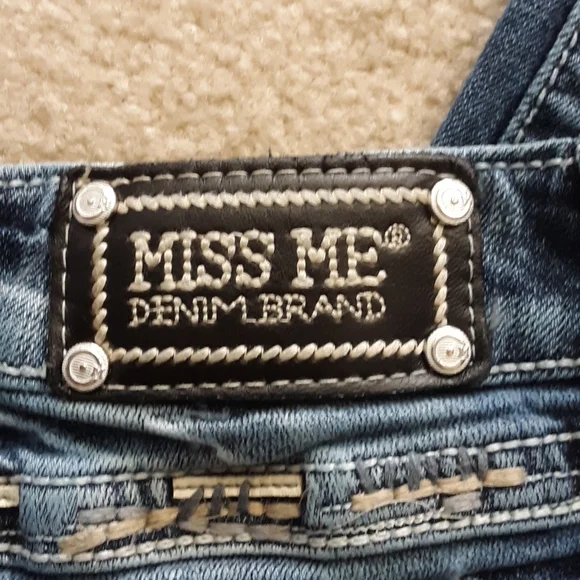 Miss Me Capri - Picture 3 of 13